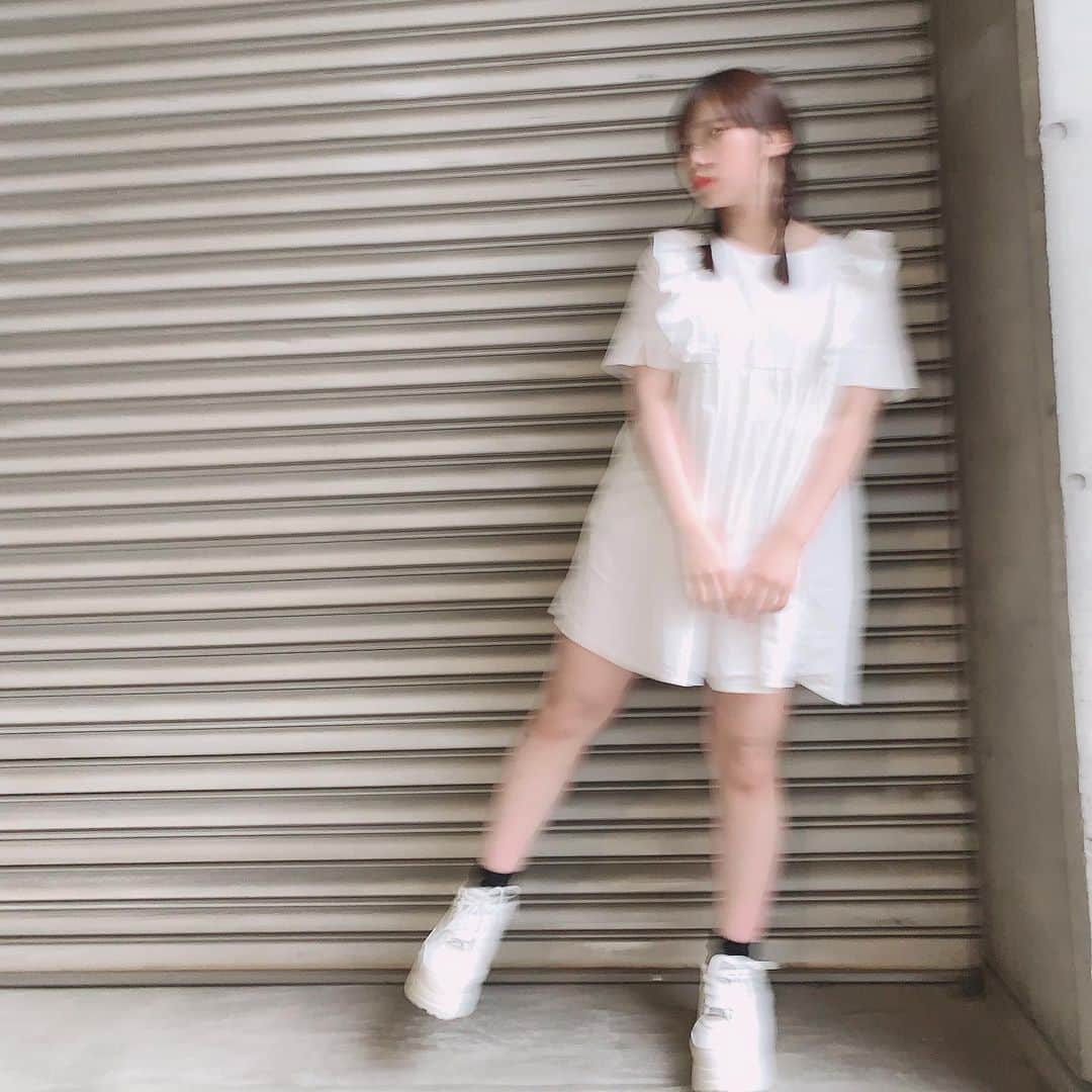 山内祐奈さんのインスタグラム写真 - (山内祐奈Instagram)「. 今日の#ootd  @17kg_official  握手会ありがとうございました❤︎‼︎ 10代ラスト握手😳😳 次の握手は20歳になってるよ~笑  いろんな人に撮ってもらった写真( ´ ▽ ` )」6月9日 19時43分 - yuna_hkt48