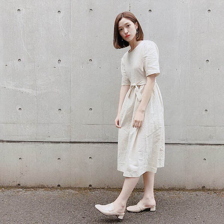 今田美奈さんのインスタグラム写真 - (今田美奈Instagram)「私服さん☺︎♪ . 着心地の良いリネンのワンピース 今日は落ち着いた雰囲気に…☁️ 握手会ありがとうございました。 . #ootd#dailylook#fashion#code  #오오티디#옷스타그램#데일리룩#코디」6月9日 19時36分 - _minaimd.j_