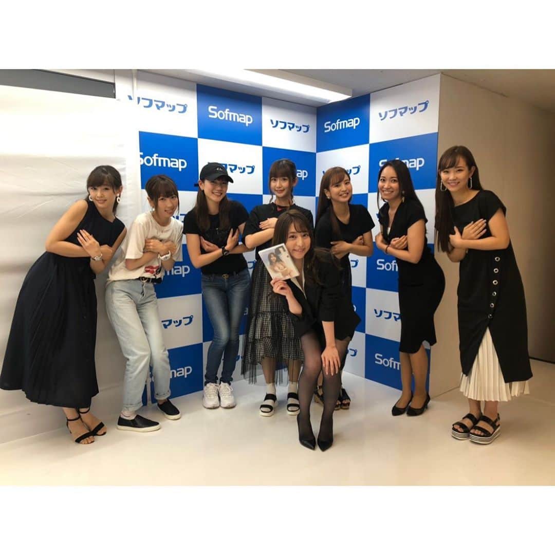 堀尾実咲さんのインスタグラム写真 - (堀尾実咲Instagram)「‪DVD「Love Mission」リリースイベント@ソフマップ‬ ‪無事終了しました🥰❤️‬ ‪ほんとにたくさんの方が来てくださって、DVDもたくさん購入していただけて、幸せの極みでした✨🥺💖‬ ‪愛する先輩方も応援に来てくださって、、、💖‬ ‪大切な思い出になる素敵なイベントになりました😌💖‬ ‪ありがとうみんな😍❤️‬」6月9日 19時37分 - misaki.horio