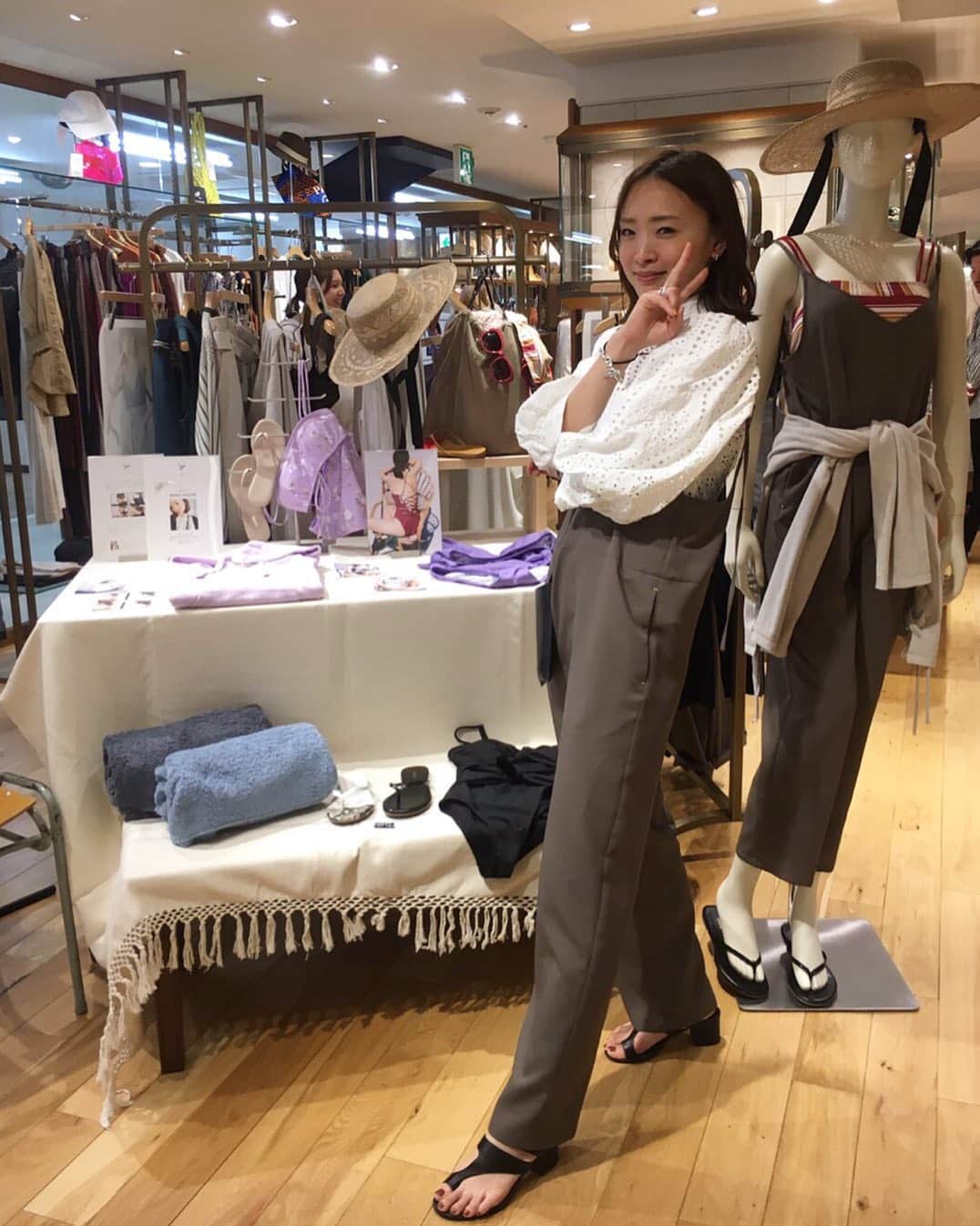 野尻美穂のインスタグラム：「池袋パルコありがとうございました！ 今日も楽しかった🥺💕 引き続き皆さまWaiを宜しくお願いいたします💜 #wai_ships  #差し入れ下さった方もお手紙下さった方も本当にありがとうございます😭💕 トップスは @ganni です😚」