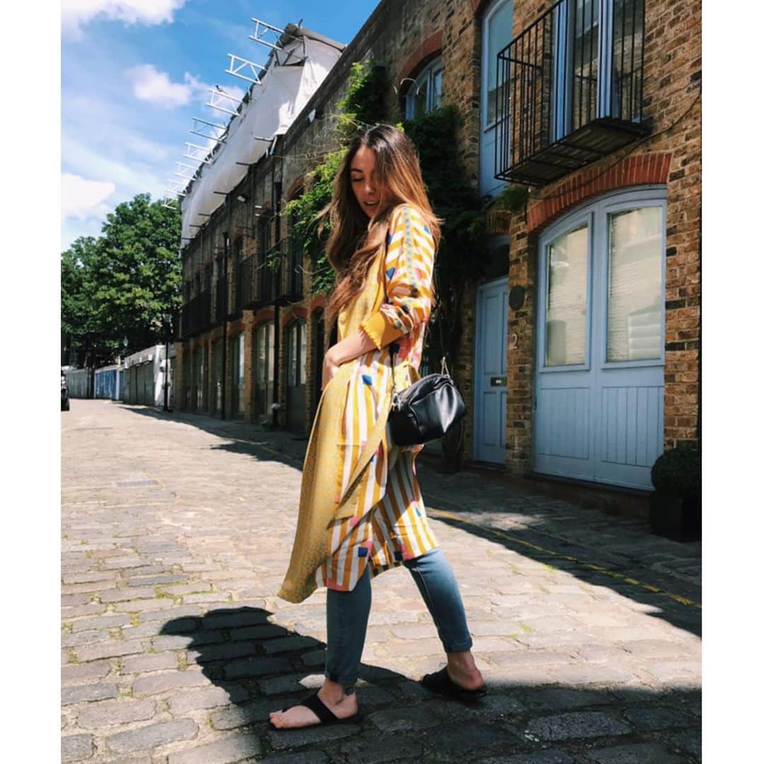 Jessica Garland-Blakeさんのインスタグラム写真 - (Jessica Garland-BlakeInstagram)「LOVE a kimono! Especially in this weather, this one is from @nudenmark #nudenmark #ad (gifted bag from @bimbaylola)」6月9日 19時48分 - jessicagarlandblake