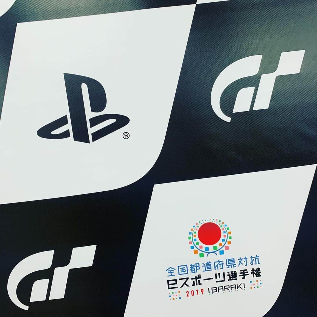 Saschaさんのインスタグラム写真 - (SaschaInstagram)「#広島 で #グランツーリスモ #GTSport #国体eスポーツ 中国地方予選でお邪魔しました！素晴らしいハイレベルな戦いに実況していても興奮しました！本戦出場を決めた方おめでとうございます！そして参加した全ての皆様素晴らしいフェアな戦いでのチャレンジでした！ 自由時間には少しだけ広島を楽しむ時間もいただき #原爆ドーム や #原爆資料館 などを見学。会場の外から見えた #広島城 も美しかった！！お好み焼きは #蔵屋 さんと 帰り際に駅ナカの #貴家 さんでいただきました！本場はやはり美味しい♪また来たい！！ 東京戻って #F1 カナダGP決勝を @dazn_jpn で実況します！！」6月9日 19時53分 - sascha348