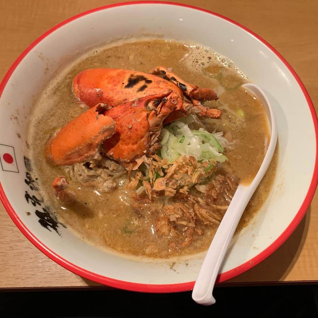 ゴンゾーさんのインスタグラム写真 - (ゴンゾーInstagram)「I ate Omar prawn miso ramen at a senior comedian's shop. I got this as a reward of crowdfunding. Shop name is #onishiofujiya . #britensgottalent #bgt2019 #bgt #ramen #japan #shibuya」6月9日 20時06分 - gonzotambourine