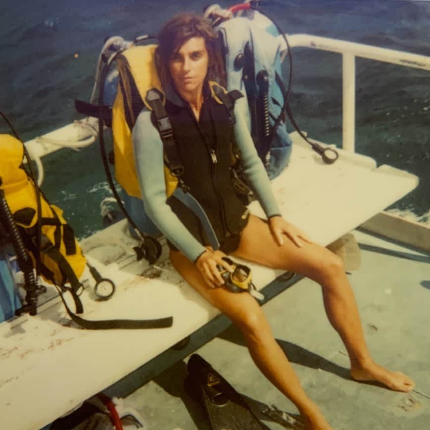 カリーヌ・ロワトフェルドのインスタグラム：「Deep Blue🧜🏻‍♀️ today is #worldoceànday »💙💙💙 @juliarestoinroitfeld」