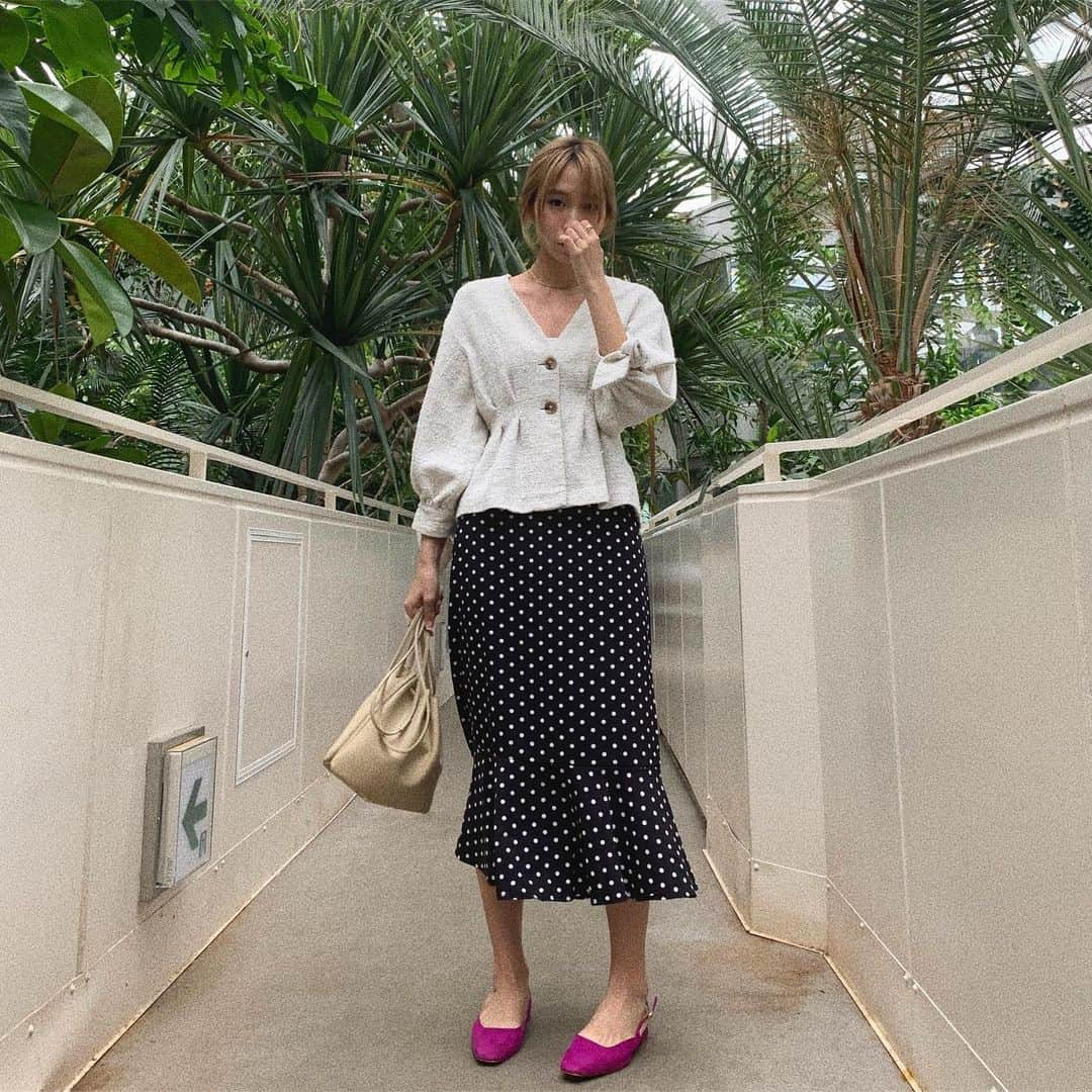 Alisaさんのインスタグラム写真 - (AlisaInstagram)「🌴🥭🦜🍊 雨の日の植物館って 本当に熱帯雨林の中にいる感じしない？ 子どもの頃から植物館と科学館がなぜか 大好きでよく行ってたのが懐かしいな💭 #rainyday」6月9日 20時22分 - alisataira