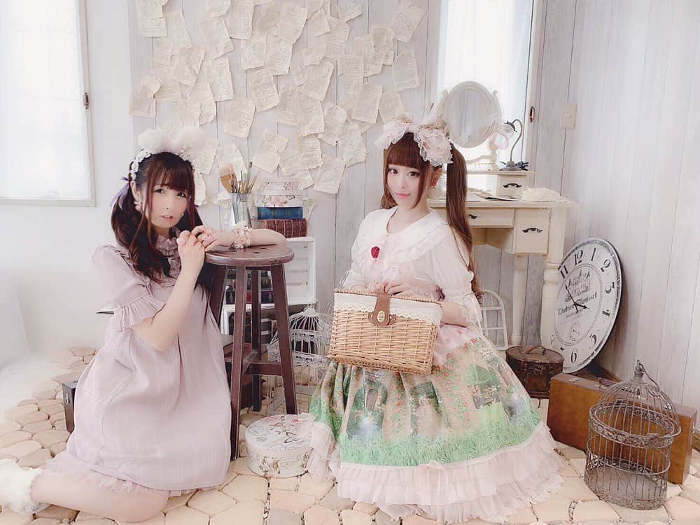 伊藤芽衣さんのインスタグラム写真 - (伊藤芽衣Instagram)「AtelierFuwary Invitation party🎀  #AtelierFuwary #ハウススタジオYuis #ハウススタジオ #kawaii #スタジオ撮影 #シークレットハニー #シーハニ #seacrethoney  #ガーリーコーデ  #うさみみ  #ハンドメイド #portrait #ポートレート #japanesegirl #モデル撮影 #handmade #ガーリーファッション #model #lolitafashion #ロリータファッション #babythestarsshinebright  #ツインテール #ヘアアレンジ」6月9日 20時28分 - itoumei