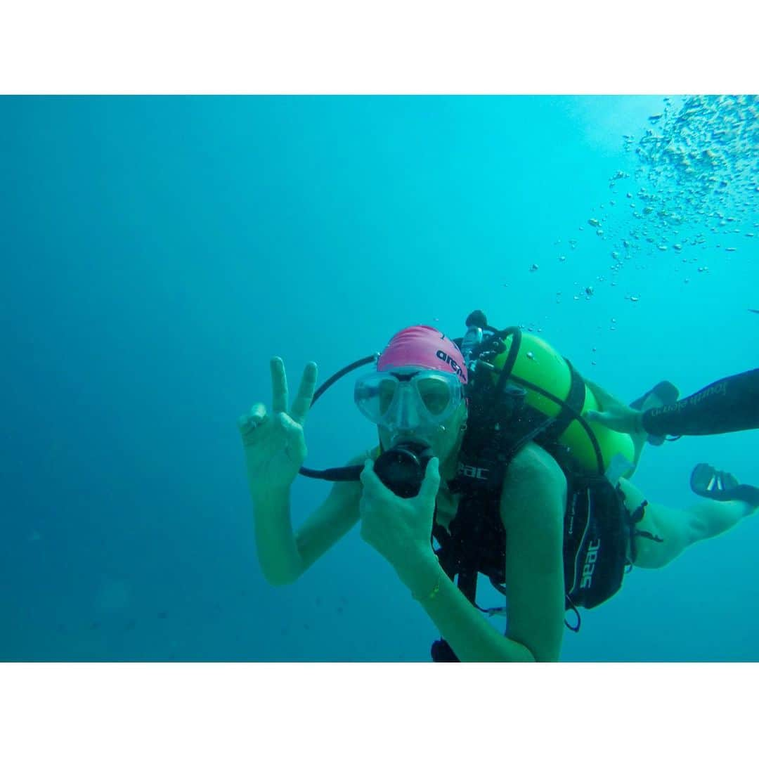 アンナ・デッロ・ルッソさんのインスタグラム写真 - (アンナ・デッロ・ルッソInstagram)「Save the Oceans 🌊 today is world 🗺 ocean Day 💙💙💙#worldoceansday」6月9日 20時30分 - annadellorusso