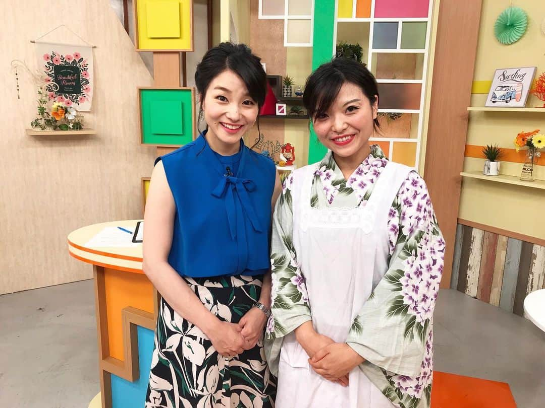 去来川奈央さんのインスタグラム写真 - (去来川奈央Instagram)「. まり先生のお着物の柄 紫陽花の柄なんです🌱 とてもお似合いで 可愛かった💕 髪飾りまで 紫陽花でした☺️ . #いとうまり 先生 #あなたのすみれsmile  #あなたのすみれレシピ  #紫陽花 #紫陽花柄  #あじさい #着物 #おばんざい #京料理 #和食 #炊いたん #japanesefood #アナウンサー #フリーアナウンサー #京都 #kyoto #フリーアナウンサー去来川奈央」6月9日 20時58分 - nao.isagawa