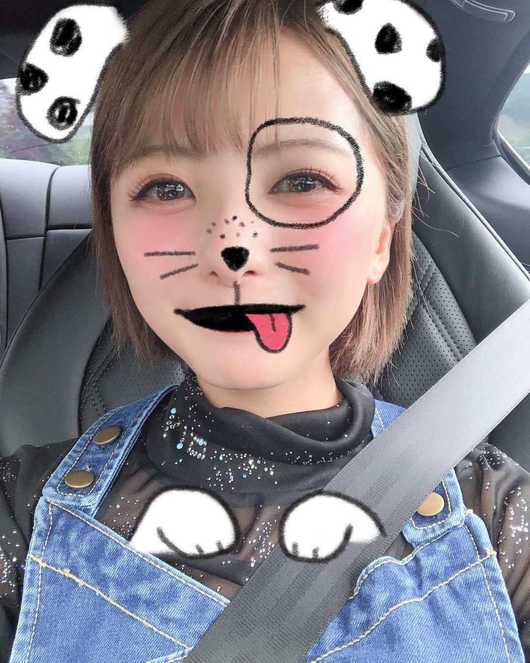 岡田栞奈のインスタグラム：「わんっ🐶💓💓💓 #犬好き #わんこ #ちなみにこの子は飼えません笑」