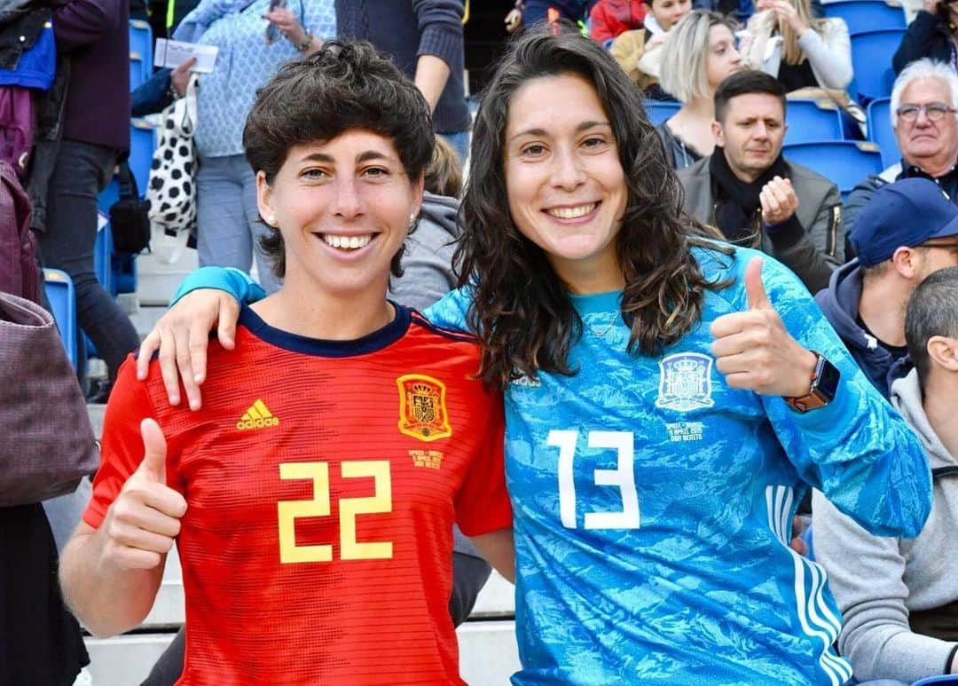 カルラ・スアレス・ナバロさんのインスタグラム写真 - (カルラ・スアレス・ナバロInstagram)「La experiencia de vivir un mundial femenino de fútbol ⚽️ a tu lado!! @saramerida17  #fifawomensworldcup2019 #VamosEspaña🇪🇸」6月9日 21時29分 - carlasuareznava