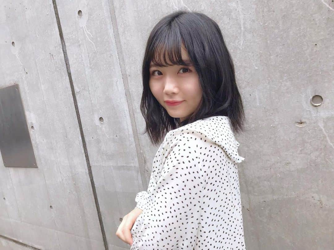 秋吉優花さんのインスタグラム写真 - (秋吉優花Instagram)「HKT48握手会 ありがとうございました。 . 皆さんとパワーの交換が出来たと思います😊 楽しい時間をありがとう！ いつも本当にありがとう！ Pと詩乃は、今日が卒業前ラスト握手会。「出会えて良かった」「幸せな時間をありがとう」と声をかけているファンの皆さんを見て、胸がぎゅんとなりました。 2人は違う道に進むけれど、お互い幸せな人生を歩みたいな。 . HKT48として活動させて頂いている今 これからもファンの皆さんと幸せな時間を過ごせるよう、後悔なきよう、自分の出来る事を頑張ります。これからも応援よろしくお願いします。 . 秋吉優花 . #握手会 #HKT48 #意志」6月9日 21時32分 - akiyoshi_1024