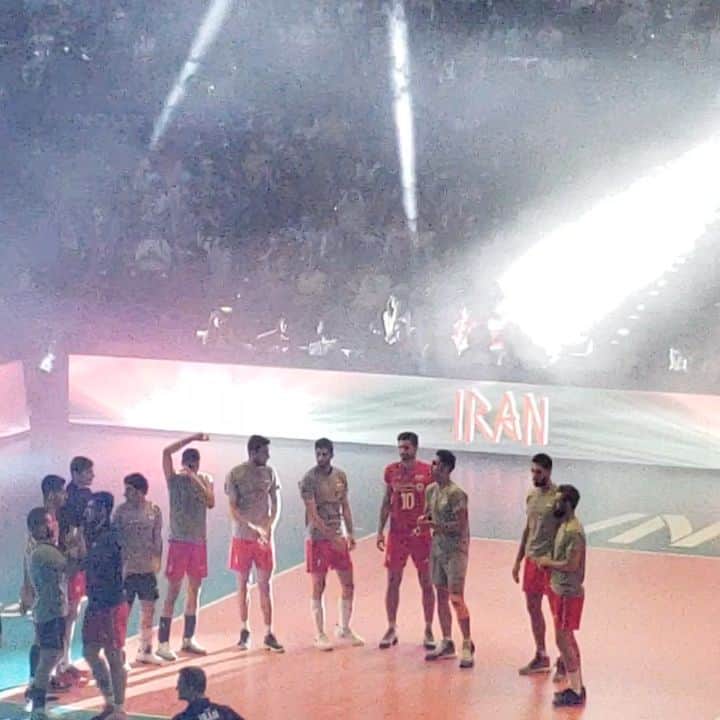 インゴのインスタグラム：「IRAN won volleyball game against Japan 3-0 and i was there. It was really fun.😍😍✌✌」
