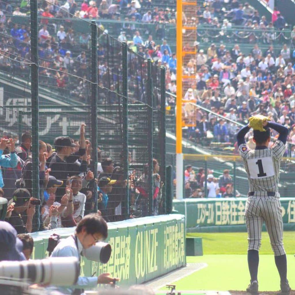 平沼翔太さんのインスタグラム写真 - (平沼翔太Instagram)「4年ぶりに甲子園で野球しました⚾️ 高校時代いろいろな経験をさせてくれた 自分にとって特別な場所です☺️ これからも学生の頃と同じように必死に 練習して成長していきたいと思います😊  #北海道日本ハムファイターズ #敦賀気比 #甲子園」6月9日 21時53分 - hiranumashota