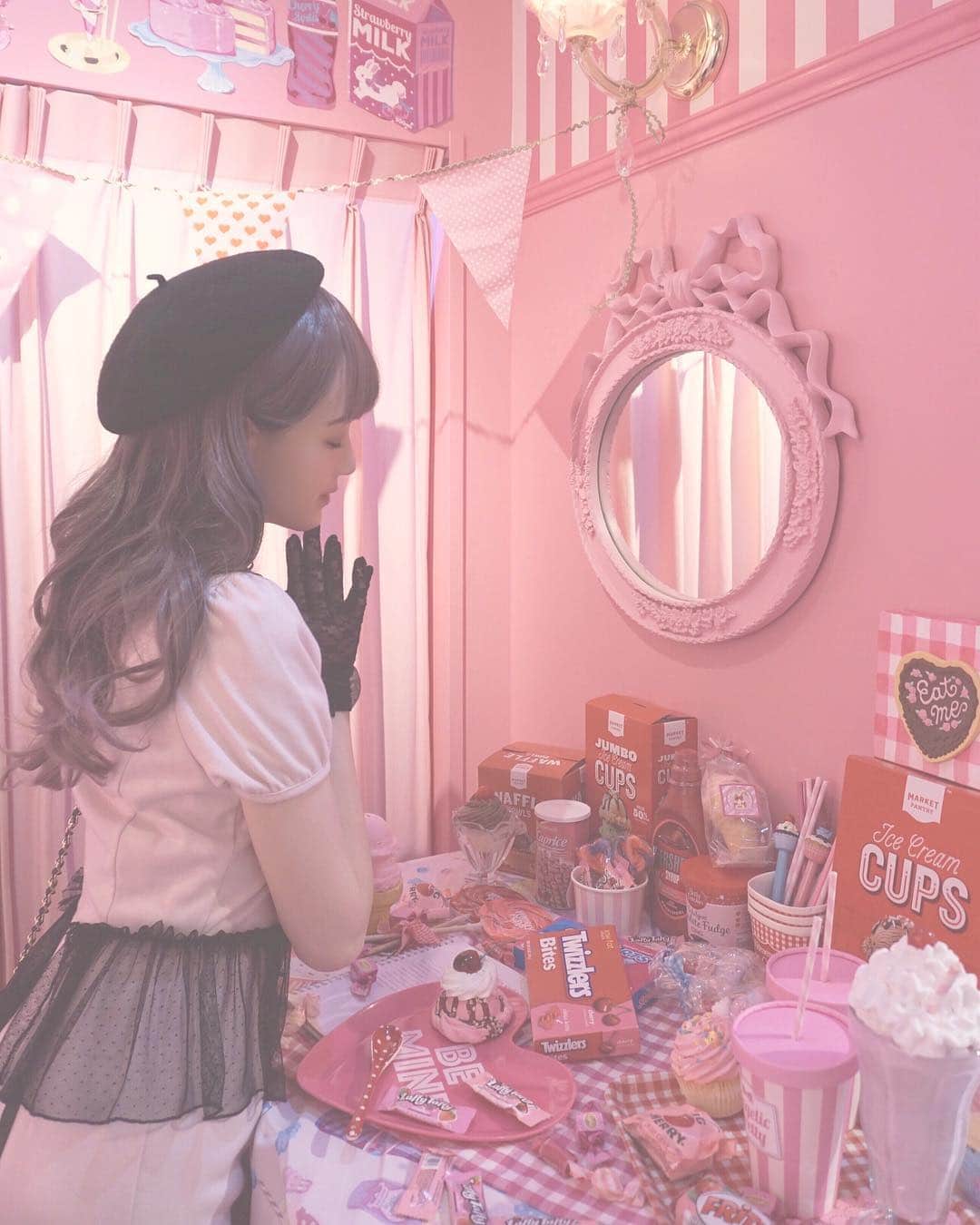 Chikako千佳子さんのインスタグラム写真 - (Chikako千佳子Instagram)「Angelic Pretty💖💖💖 #angelicpretty #lolitafashion #sweetlolita #ehyphenworldgallerybonbon」6月9日 22時01分 - cindychikako