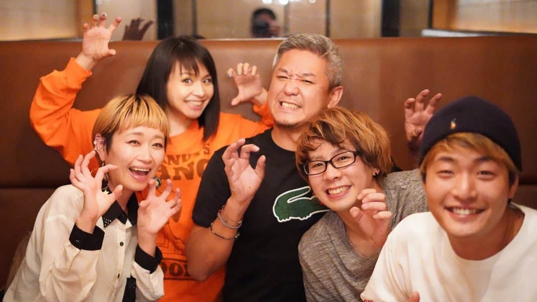 今日ヤバイ奴に会ったのインスタグラム：「YouTuberでわちゃわちゃ飲みました！ ロシアン佐藤さん Misonoさん おのだまーしーさん まんぺー君 良い出会いになりました！ このメンバーでインド行く🇮🇳」