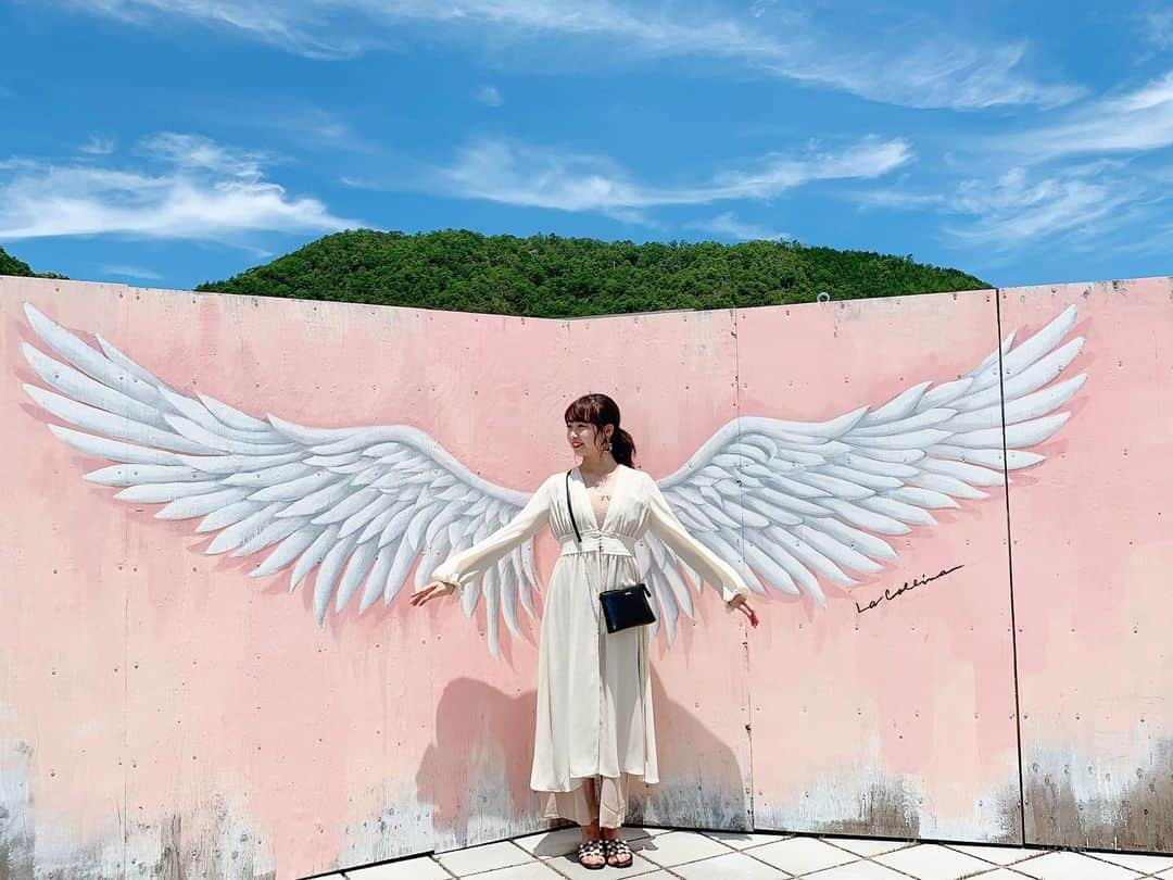 加藤夕夏さんのインスタグラム写真 - (加藤夕夏Instagram)「﻿ あなたには何に見える🧚🏻‍♂️？笑﻿ ﻿ ﻿ ﻿ ウォールアートは楽しいねぇ☺️✨﻿ ﻿ #関西﻿ #滋賀﻿ #shiga﻿ #ラコリーナ﻿ #クラブハリエ﻿ #clubhalie﻿ #wallart﻿ #翼」6月9日 22時17分 - uuka_nmb