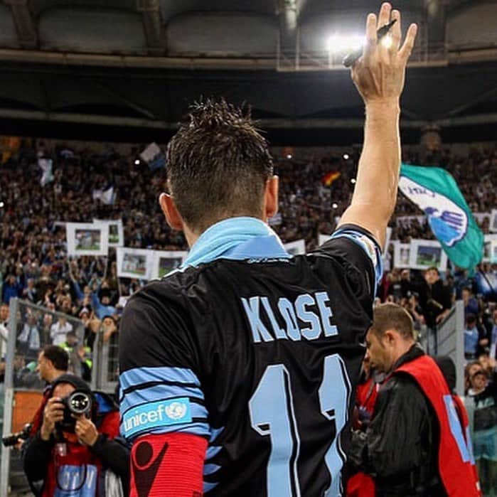 SSラツィオさんのインスタグラム写真 - (SSラツィオInstagram)「🎈🎂 #HappyBDay to Miroslav Klose, who turns 4️⃣1️⃣ today!  #CMonEagles 🦅」6月9日 22時28分 - official_sslazio