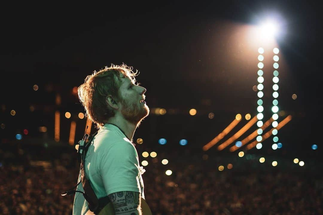 エド・シーランさんのインスタグラム写真 - (エド・シーランInstagram)「Barcelona ! 📸 @zakarywalters」6月10日 3時54分 - teddysphotos