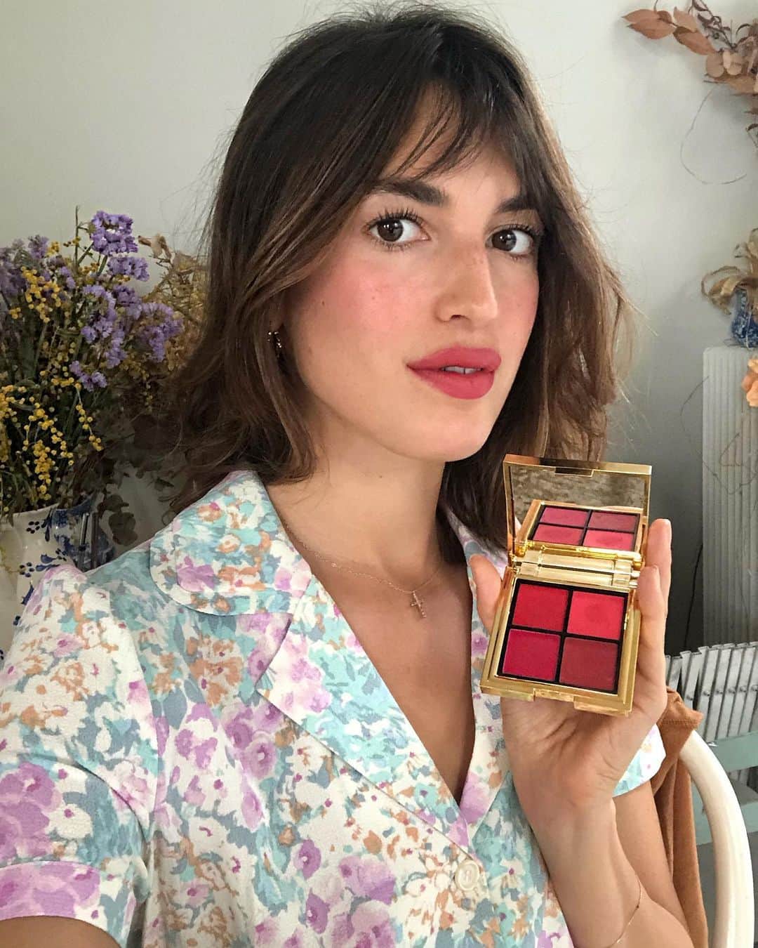 Jeanneさんのインスタグラム写真 - (JeanneInstagram)「Good news: our @rouje palette « chaleur » is back in stock! Thank you so much for your support I’m so happy that you like it 💞 (I use it every day for my cheeks and lips 💋) #leroujedeparis #roujebeaute」6月9日 22時34分 - jeannedamas