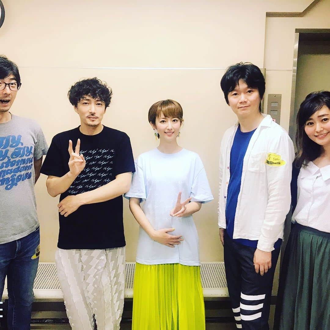 naoのインスタグラム：「‪moumoonの‬ ‪NEWMOONツアーにお邪魔してきました。恵比寿ガーデンホール‬ 大入満員！ ‪大好きな楽曲も聞けて大満足。‬ ‪10年以上前から知っているアーティストが新作でステージを魅了する。‬ ‪とても嬉しい気持ちになりましたー。‬ ‪YUKAちゃんのボーカルの力も中低音はっきり出て進化してました^_^‬」