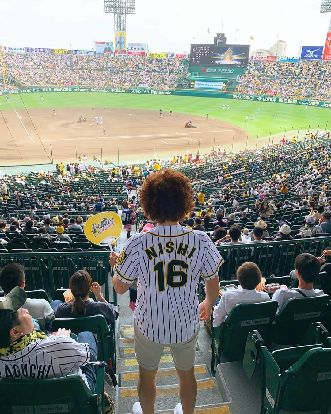 ムスタファ・アミニさんのインスタグラム写真 - (ムスタファ・アミニInstagram)「Amazing experience watching Japanese baseball... Thanks to @16_nishiyuki_official for the tickets 🇯🇵⚾️😀✌️#japan #baseball #osaka」6月9日 22時50分 - mustafaamini