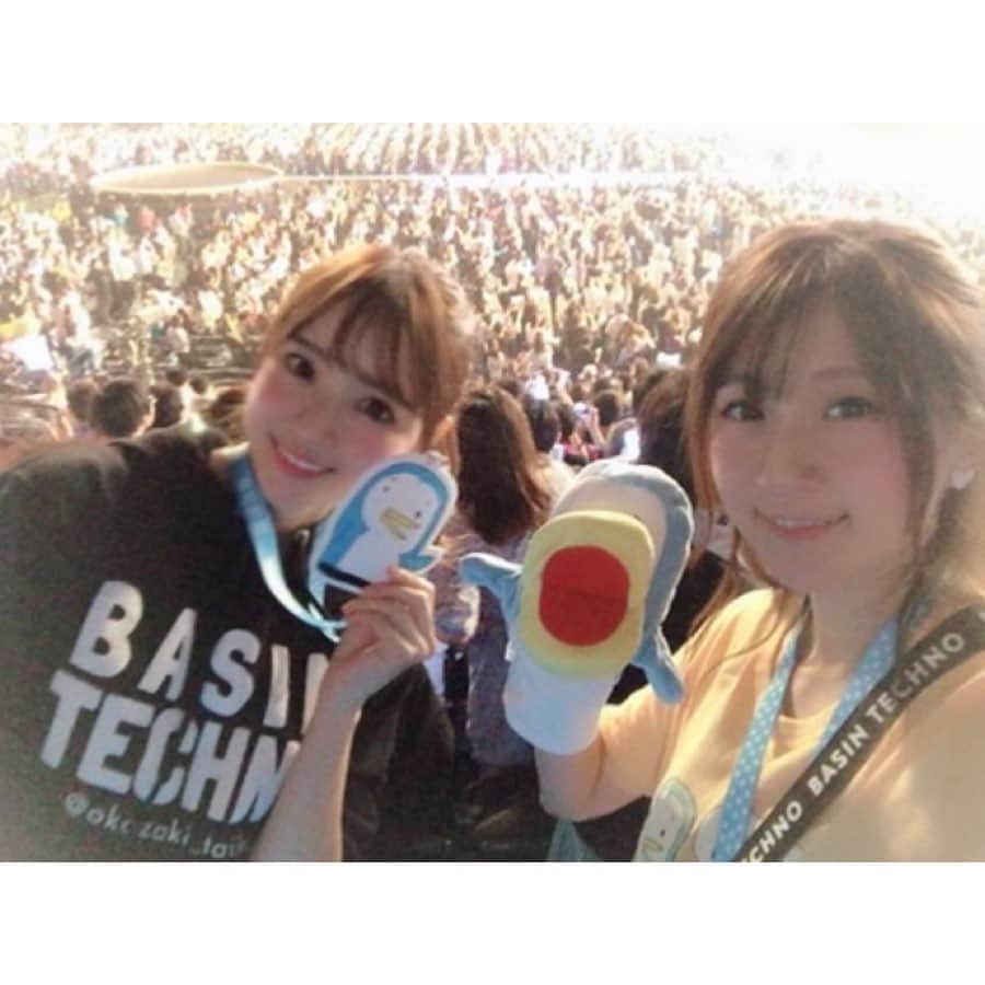 小越しほみさんのインスタグラム写真 - (小越しほみInstagram)「#岡崎体育 さんのワンマンライブ #BASINTECHNO 🎙 ・ さいたまスーパーアリーナが隅々まで埋まってた🥺✨ 夢が叶う瞬間を見た。 想いを口にするってやっぱり大事なんだなぁ... ・ Explain最後になっちゃうのかな🥺 ライブで1番楽しみにしてる曲なのになぁ💭 ・ 胸のBASIN TECHNOの文字は消えることはない...！！ ・ #さいたまスーパーアリーナ #たまアリ #ssa #ライブ #ワンマンライブ #live #コンサート #music #instamusic #てっくん #口パク #えのき #花道が平均台 #めっちゃ笑った #とってぃありがとう」6月9日 22時53分 - shihomi1129