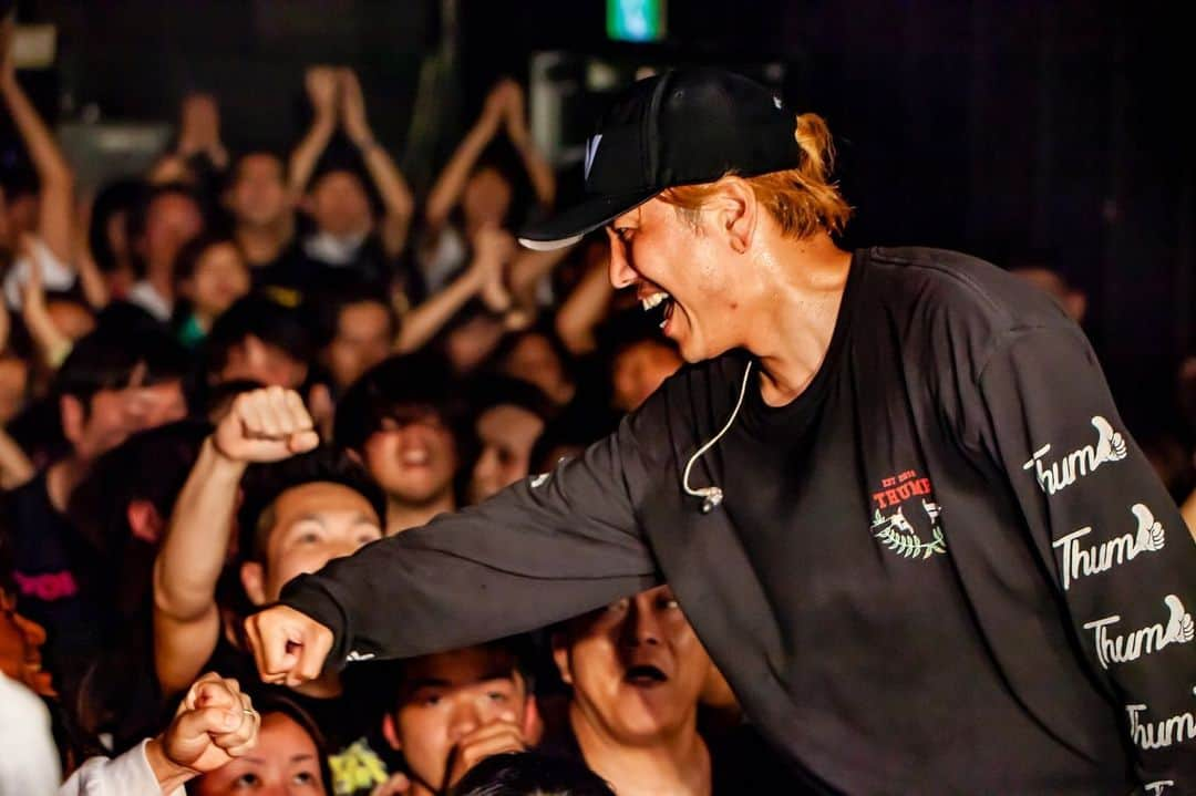 SHADOWSさんのインスタグラム写真 - (SHADOWSInstagram)「‪KEMURI TOUR 2019"ANCHOR" at 柏PALOOZA！‬ ‪若い頃からの憧れだったKEMURIと対バン出来て最高の思い出になりました！ありがとうございました！‬ ‪次のライブは6/15(土)”SATANIC CARNIVAL”！いよいよライブ会場限定販売のNew EP『BUILD』発売開始です！‬ ‪📸by @TAKA_tallman ‬ ‪#shadowsjapan #KEMURI‬」6月9日 23時04分 - shadows_japan