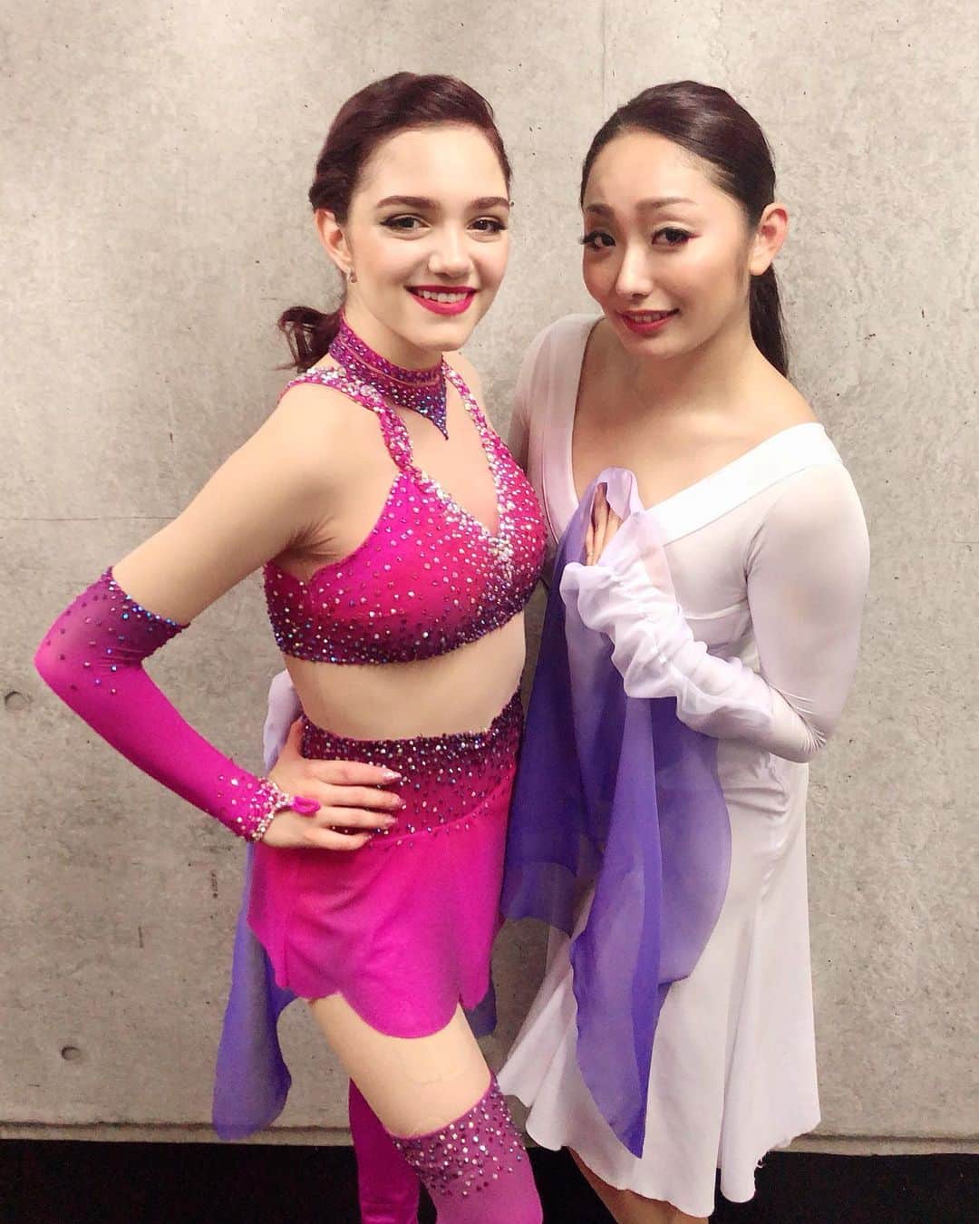 のインスタグラム：「♥️⛸We All Love you Evgenia⛸♥️ Around you is full of true LOVE🌹♥️ #JapanLoveEvgenia tag this # with your love to Evgenia💪✨⛸♥️♥️♥️ メドちゃんへのハッシュタグ作ったのです🌹♥️ 是非このタグ付けてメドちゃんに送りましょう🌹♥️🇯🇵♥️🇷🇺🌹 #JapanLoveEvgenia」