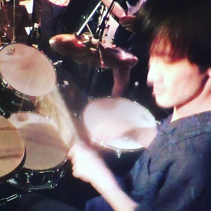 マスダシンのインスタグラム：「100%トゥナイト＠渋谷LUSH #ゲスバンド #転調 #drums」