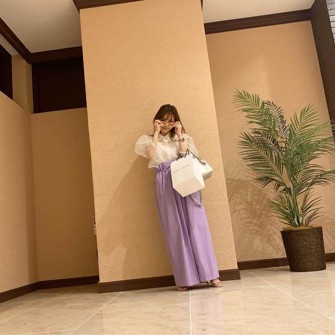 澤辺美香さんのインスタグラム写真 - (澤辺美香Instagram)「今日はバタバタしたけど、充実したお休みでした❤️ アラジンみたいな私服だが、まあええとしよ🤣  おやすみなさい💤😘😴⭐🌙 #休日#休日コーデ#チュールブラウス#白ブラウス#ワイドパンツ #ワイドパンツコーデ #は一生好き」6月9日 23時38分 - mikasawabe