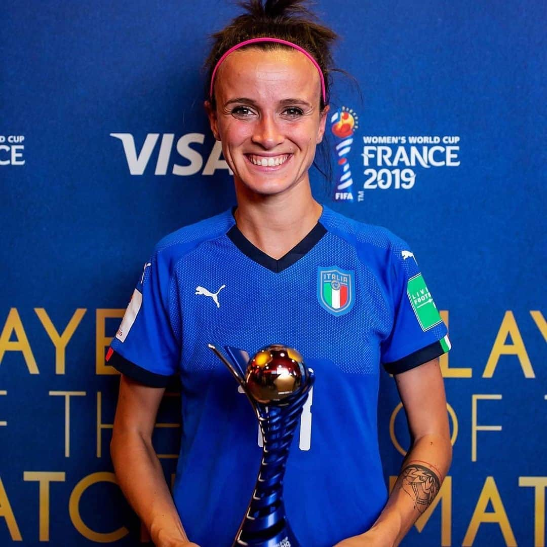 サッカーイタリア代表さんのインスタグラム写真 - (サッカーイタリア代表Instagram)「#repost @azzurrefigc ・・・ 🤩 #Bonansea è "player of the match" 👏 Complimenti per la doppietta! #RagazzeMondiali #FIFAWWC #DareToShine #LeMomentDeBriller @barbarabonansea」6月9日 23時31分 - azzurri