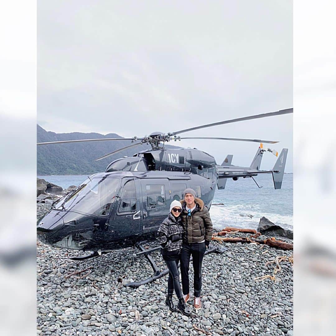 Syahriniさんのインスタグラム写真 - (SyahriniInstagram)「• Our First Landing, In Fiordland National Park Queenstown !  ______\\\_______  #PrincesSyahrini #CopperLyfe #NewZaelsnd #June2019 #HoneymoonLyfe」6月9日 23時46分 - princessyahrini