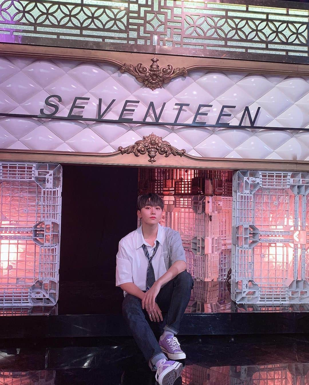 SEVENTEENさんのインスタグラム写真 - (SEVENTEENInstagram)「[17'S 승관] S E V E N T E E N 🥰💎」6月9日 23時49分 - saythename_17