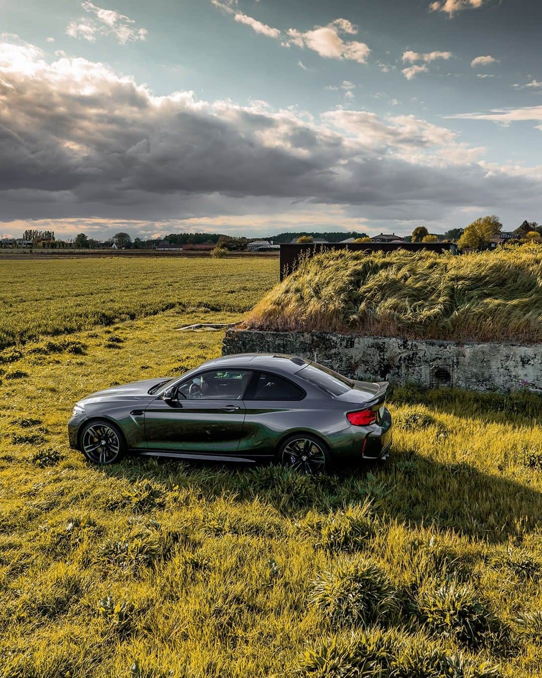 BMWのインスタグラム：「Prominent potential on four wheels. The BMW M2 Coupé. #BMWrepost @gr3ybeast_m2 @joren_goessens  #BMW #M2 #BMWM __ BMW M2 Coupé: Fuel consumption in l/100 km (combined): 8.5. CO2 emissions in g/km (combined): 199. The values of fuel consumptions, CO2 emissions and energy consumptions shown were determined according to the European Regulation (EC) 715/2007 in the version applicable at the time of type approval. The figures refer to a vehicle with basic configuration in Germany and the range shown considers optional equipment and the different size of wheels and tires available on the selected model. The values of the vehicles are already based on the new WLTP regulation and are translated back into NEDC-equivalent values in order to ensure the comparison between the vehicles. [With respect to these vehicles, for vehicle related taxes or other duties based (at least inter alia) on CO2-emissions the CO2 values may differ to the values stated here.] The CO2 efficiency specifications are determined according to Directive 1999/94/EC and the European Regulation in its current version applicable. The values shown are based on the fuel consumption, CO2 values and energy consumptions according to the NEDC cycle for the classification. For further information about the official fuel consumption and the specific CO2 emission of new passenger cars can be taken out of the „handbook of fuel consumption, the CO2 emission and power consumption of new passenger cars“, which is available at all selling points and at https://www.dat.de/angebote/verlagsprodukte/leitfaden-kraftstoffverbrauch.html.」