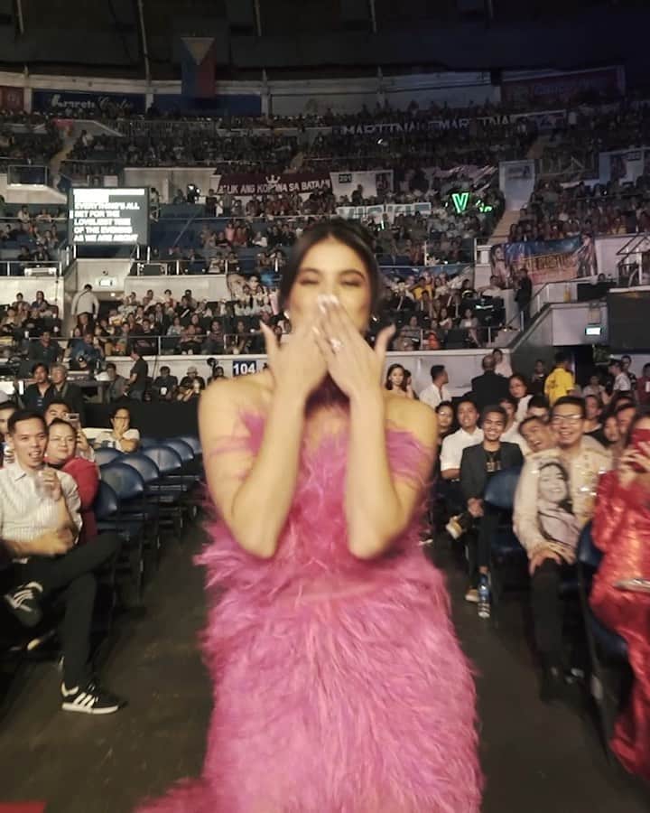 アン・カーティスのインスタグラム：「Girls Just Wanna Have Fun 💘. . Wearing @pattyang_ styled by @stylizedstudio. Jewellery @janina_dizon. Make up @robbiepinera. Nails @mimsqiu  Hair @santiagoraymond. Video @litlabstudios. Music: Meddlin by Madonna」