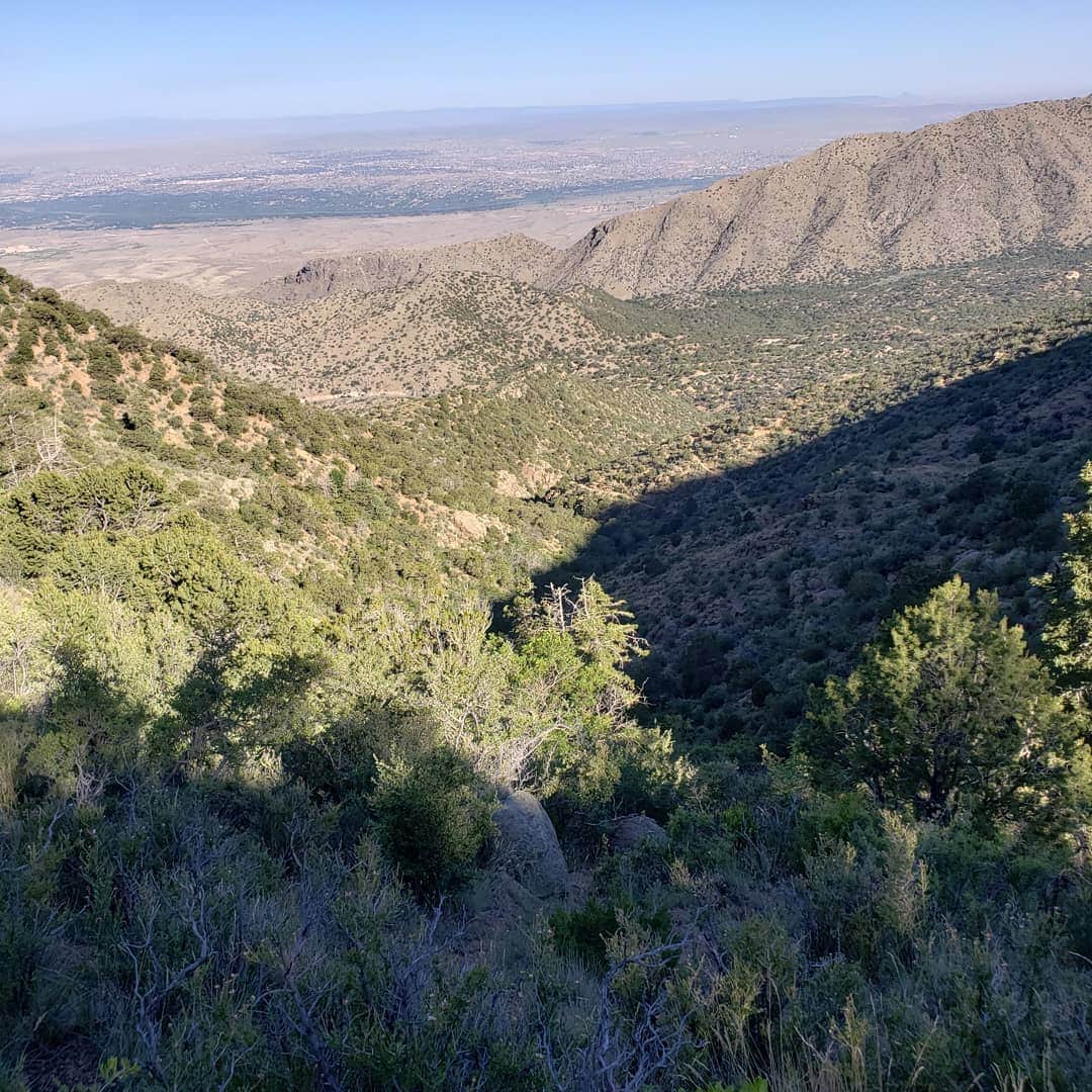 チャド・コールマンさんのインスタグラム写真 - (チャド・コールマンInstagram)「#Sandiamountains #Albuquerque #hiking #beautiful #reflecting #nurturing #expanding #cleansing  #spiritualpath #stayintheflow #weareonexo #landofenchantment」6月10日 0時09分 - chadlcoleman