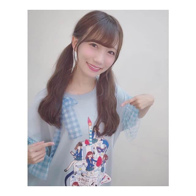 江嶋綾恵梨さんのインスタグラム写真 - (江嶋綾恵梨Instagram)「1st anniversary。﻿﻿ ﻿﻿ 26時会、1周年おめでとう🎂﻿﻿ 限定の来栖イラストTシャツ☺︎﻿﻿ 可愛くリメイクしてもろたよ、嬉しいな♡﻿﻿ ﻿ ビックサイズ、着られてる感すごいけど﻿ それもそれでご愛嬌🐱🧡ふふ ﻿﻿ #ニジマス #anniversary #えじカメラ #オールドレンズ #📸」6月10日 0時20分 - aeringoooo