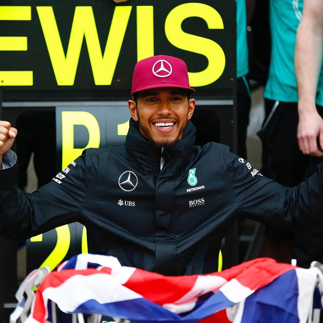 MERCEDES AMG PETRONASさんのインスタグラム写真 - (MERCEDES AMG PETRONASInstagram)「👊 “Float like a butterfly, sting like a bee. This one is for Ali...” Memories of a crazy #CanadianGP back in 2016. @lewishamilton wasn’t the first off the line that day, but he made sure he was first to the 🏁! • #MercedesAMGF1 #Mercedes #AMG #F1 #PETRONASmotorsports #LH44 #Montreal #DrivenByEachOther」6月10日 0時27分 - mercedesamgf1