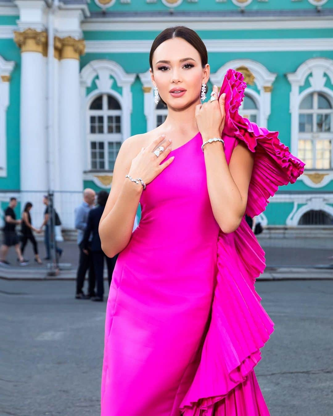 アイーダ・ガリフッリーナさんのインスタグラム写真 - (アイーダ・ガリフッリーナInstagram)「I’m in love with this color - fuchsia. And which one is your favorite? 🍇🍇🍇🍇🍇🍇🍇🍇🍇🍇🍇🍇🍇🍇🍇🍇🍇🍇🍇🍇🍇🍇🍇🍇🍇🍇🍇🍇🍇🍇🍇🍇🍇🍇🍇🍇 Влюблена в этот оттенок - фуксия. А какой ваш любимый ?  Photo by @lubashemetova @ashistudio @akillisparis」6月10日 0時39分 - aidagarifullina