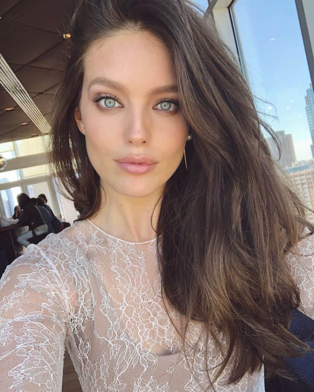 エミリー・DiDonatoのインスタグラム：「This is my most liked picture of all time on Instagram and @erinparsonsmakeup and I recreated this look for you on my Youtube channel! Thank you @811media and @kennalandny 💄 Link in BIO!」