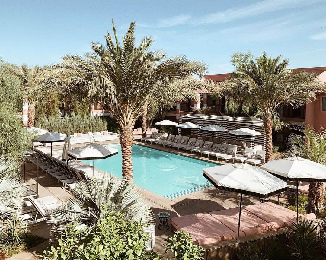 のインスタグラム：「小さくて可愛くて居心地の良いホテル。  #sandshotel #sandshotelandspa #palmsprings」