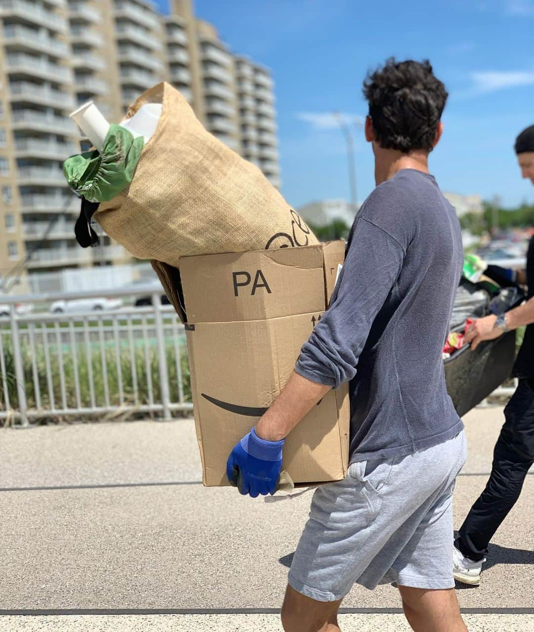 ショーン・オプリーさんのインスタグラム写真 - (ショーン・オプリーInstagram)「Todays beach cleanup with @4ocean. Thanks for joining @freddiereadhead @agelraya and 📸@cpxnyc #worldoceansday」6月10日 0時46分 - seanopry55