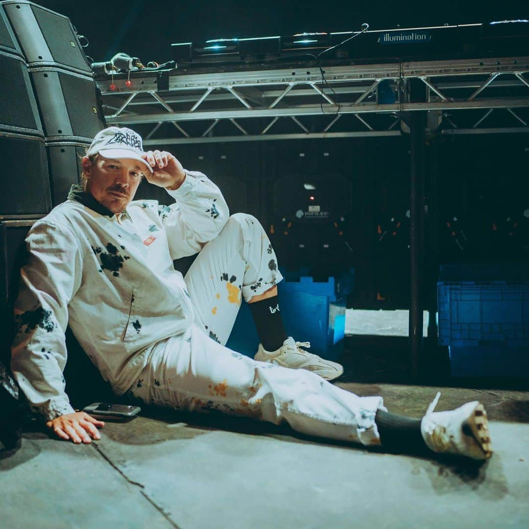 メジャー・レーザーさんのインスタグラム写真 - (メジャー・レーザーInstagram)「sometimes the most productive thing you can do is relax」6月10日 0時51分 - majorlazer