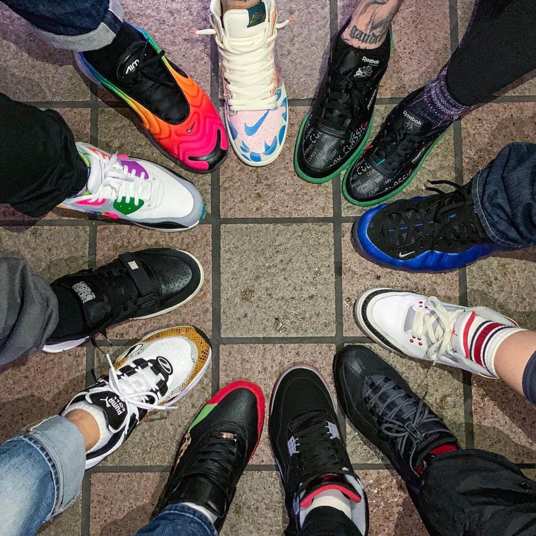 SneakerBox.jpさんのインスタグラム写真 - (SneakerBox.jpInstagram)「✨🎂✨ 今日はスニフェスメンバーの皆様にお祝い頂きました🙇 まさか自分だとは思わなかったので本気でビックリしました😅 皆さま本当にありがとうございます‼️‼️ パレス、ガツガツ履かせていただきます👟✨ #sneakerfes #sneaker4life  #sneakerwars  #sneakerbox #スニフェス #左足推進委員会 #kixsix」6月10日 0時53分 - sneakerbox.jp