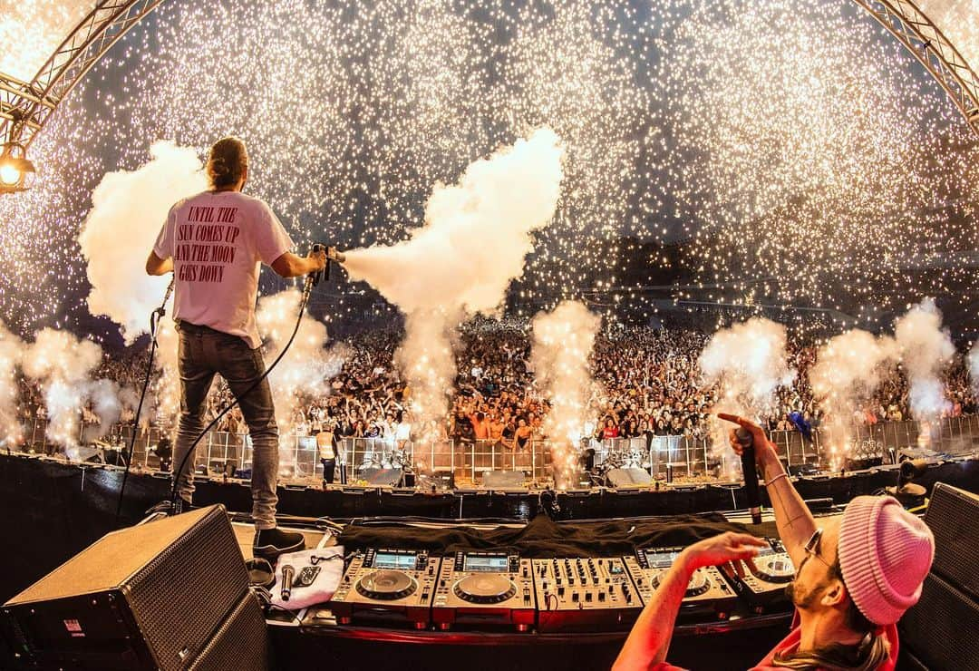 Dimitri Vegas & Like Mikeさんのインスタグラム写真 - (Dimitri Vegas & Like MikeInstagram)「Sweden, u guys went from 0 - 100 real quick 🔥💯❤️」6月10日 1時04分 - dimitrivegasandlikemike