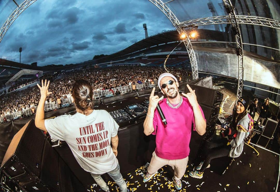 Dimitri Vegas & Like Mikeさんのインスタグラム写真 - (Dimitri Vegas & Like MikeInstagram)「Sweden, u guys went from 0 - 100 real quick 🔥💯❤️」6月10日 1時04分 - dimitrivegasandlikemike