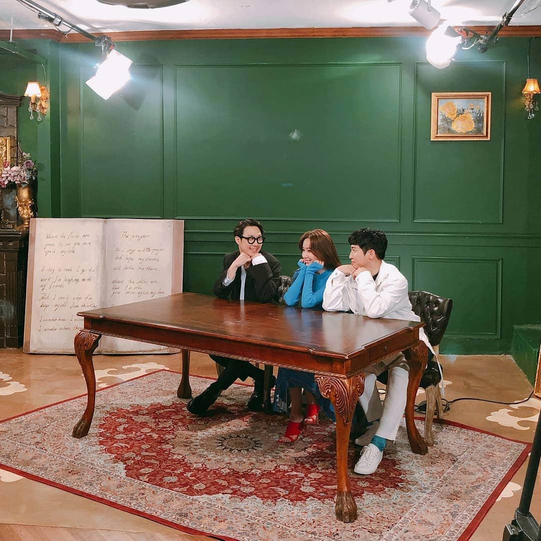 キム・アジュンのインスタグラム：「비밀기획단 🙈🙉🙊 #하하 #유세윤 #jtbc」