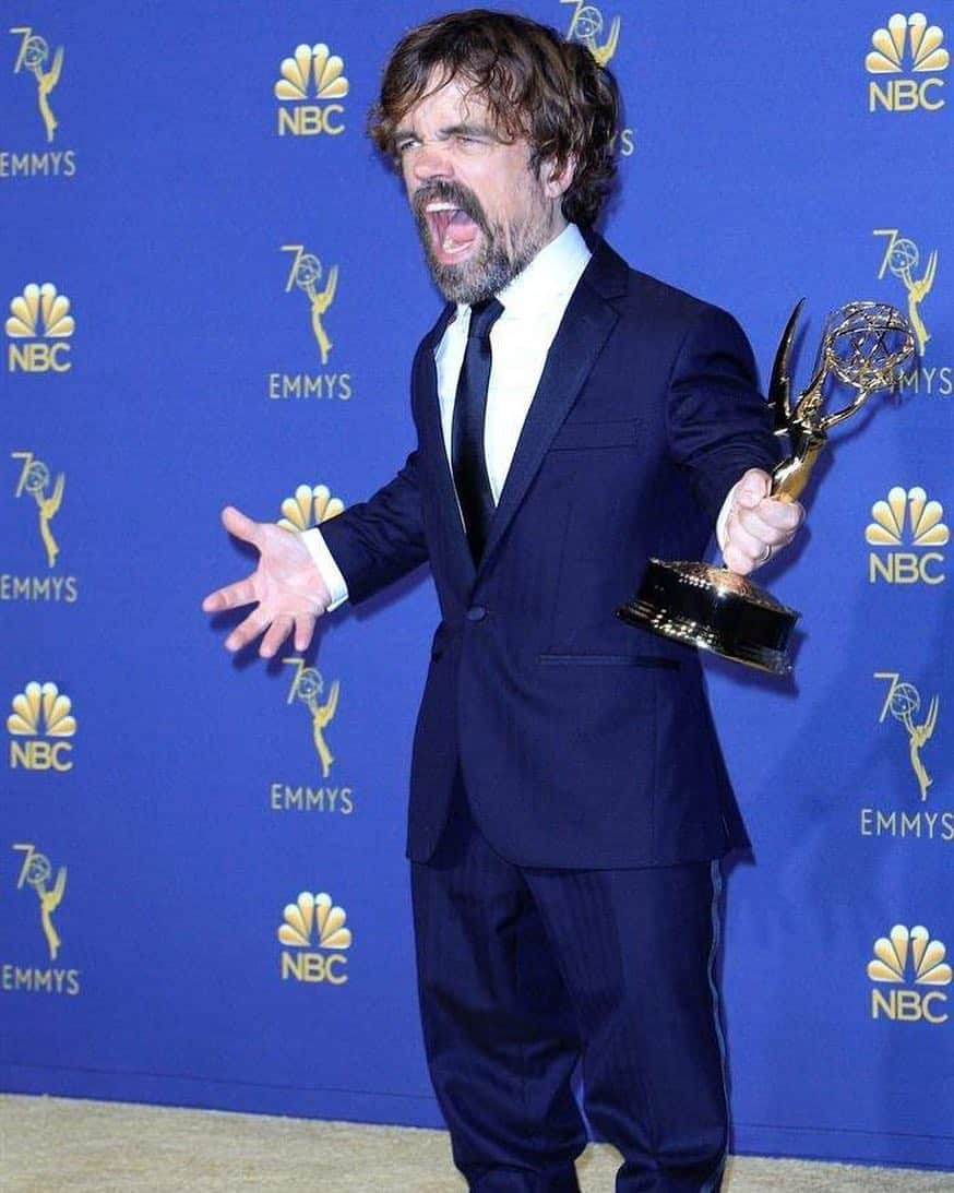 ピーター・ディンクレイジのインスタグラム：「#Emmys 🦁」