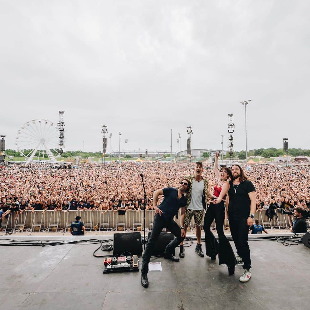 ジー・ヘイルさんのインスタグラム写真 - (ジー・ヘイルInstagram)「Thank you @rockimparkofficial !!! See you again Germany...in November!」6月10日 1時24分 - officiallzzyhale