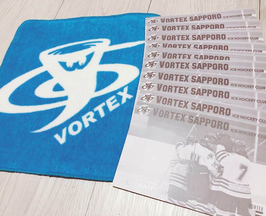 藤本那菜さんのインスタグラム写真 - (藤本那菜Instagram)「Vortex Sapporo IHC﻿ 優勝報告会・祝賀会でした🏒🏆﻿ ﻿ スポンサー各位、SEDONA会員、関係者の皆様、ありがとうございました！﻿ ﻿ 🌸お知らせ🌸﻿ 今シーズン限定グッズを販売するそうです。﻿ (数量限定) ※ These items are sold only in Japan.﻿ Card set ¥500﻿ Hand towel ¥600﻿ Sports towel ¥1,100﻿ Hand & Sports towel set ¥1,500﻿ ﻿ ご興味ある方は、下記までお問い合わせください。﻿ 現在Vortex Sapporo IHCでは、Supporters Club会員(SEDONA)も募集しております。﻿ ※1口 ¥1,000〜﻿ ﻿ E-mail📩: sedona@vortex-ihc.com」6月10日 1時19分 - nanafujimoto33